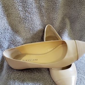 Women's shoes